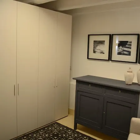 Calle Garzoni Apartment *