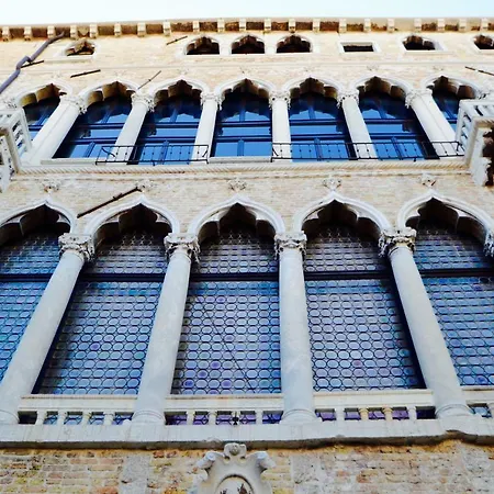 Calle Garzoni Venice